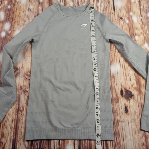 GYMSHARK WOMEN'S LONG SLEEVE TOP GRAY. - Picture 5 of 10